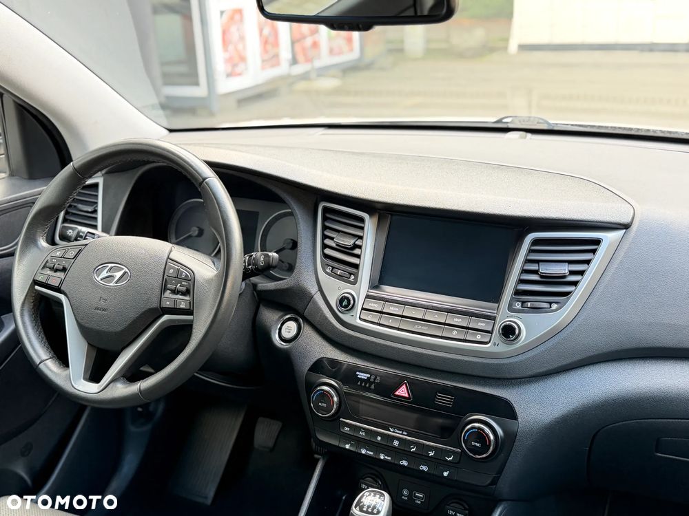 Hyundai Tucson 1.7 CRDI BlueDrive TourdePologne 2WD - 30