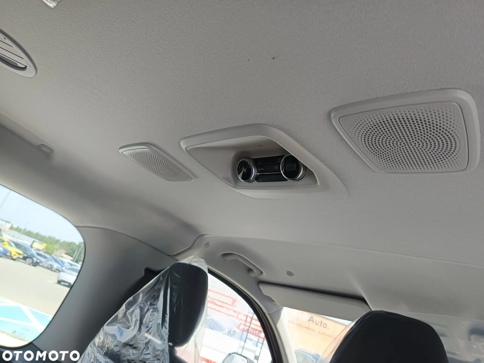Volkswagen Caravelle 2.0 TDI L2 - 8