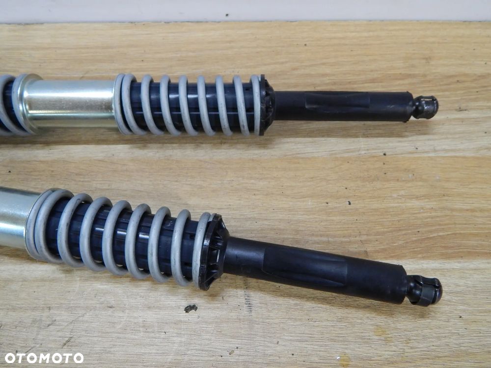 Siłownik teleskop klapy bagażnika komplet BMW 5 F11 10-17 kombi touring Łuków części - 4