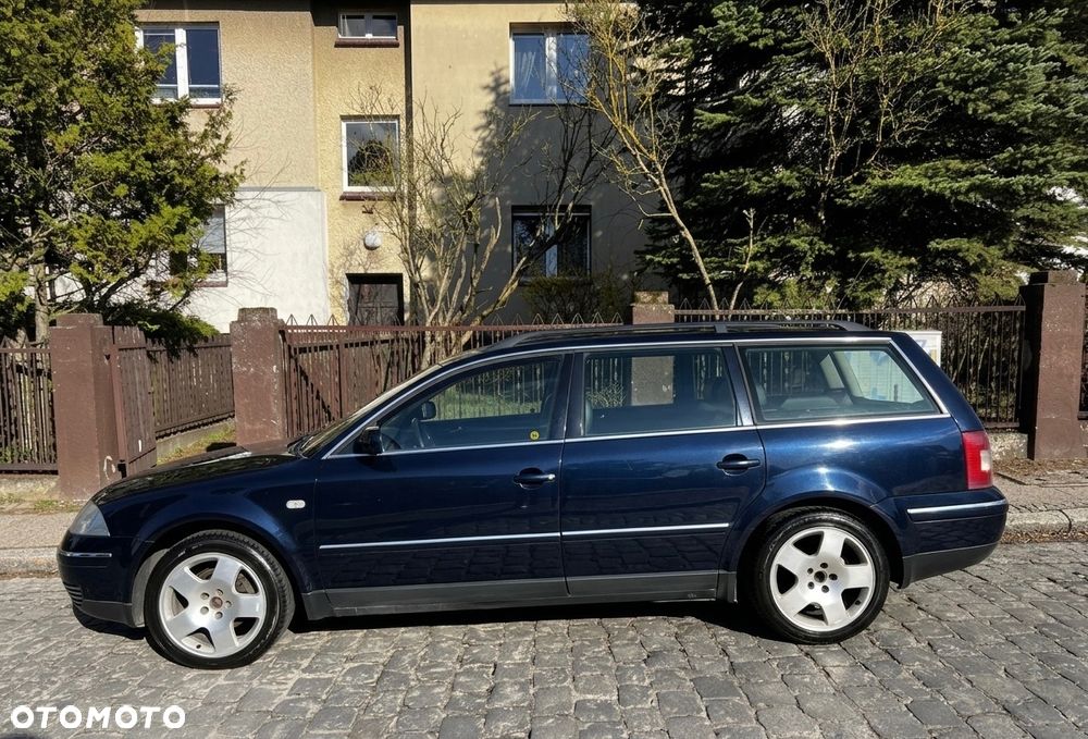 Volkswagen Passat 1.9 TDI Highline - 2
