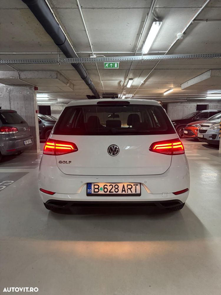 Volkswagen Golf - 8