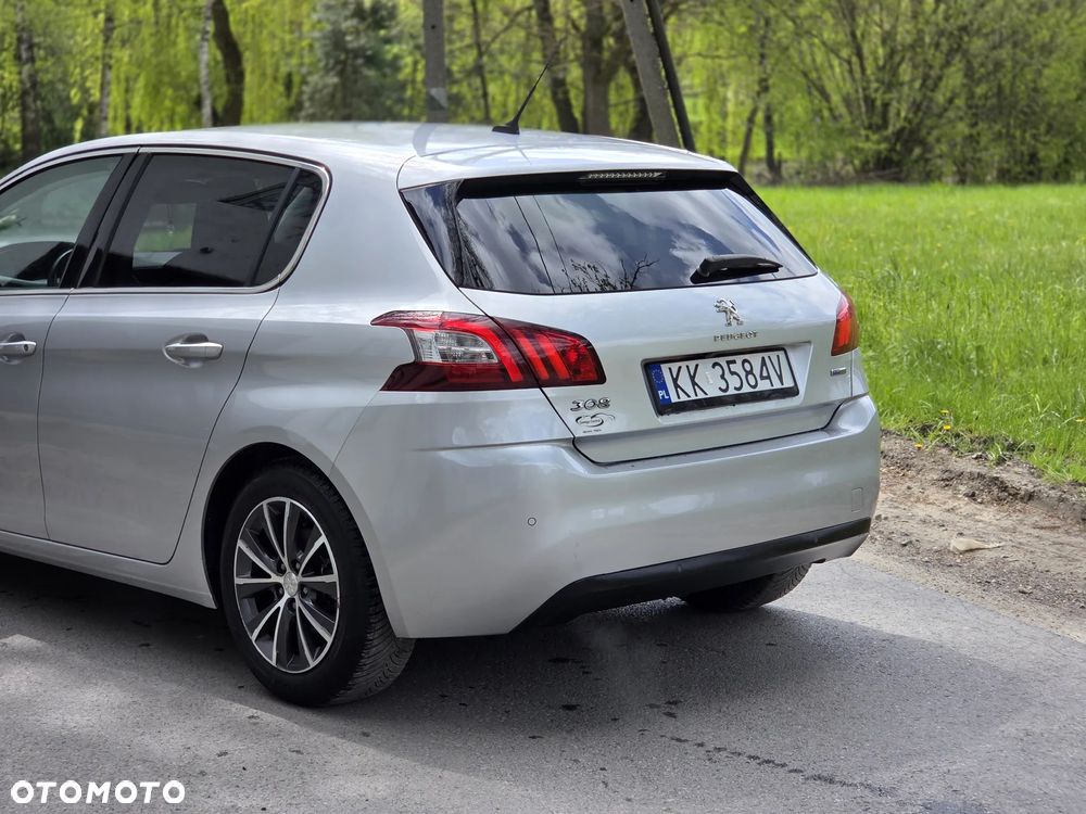 Peugeot 308 1.2 PureTech GPF Allure S&S - 15
