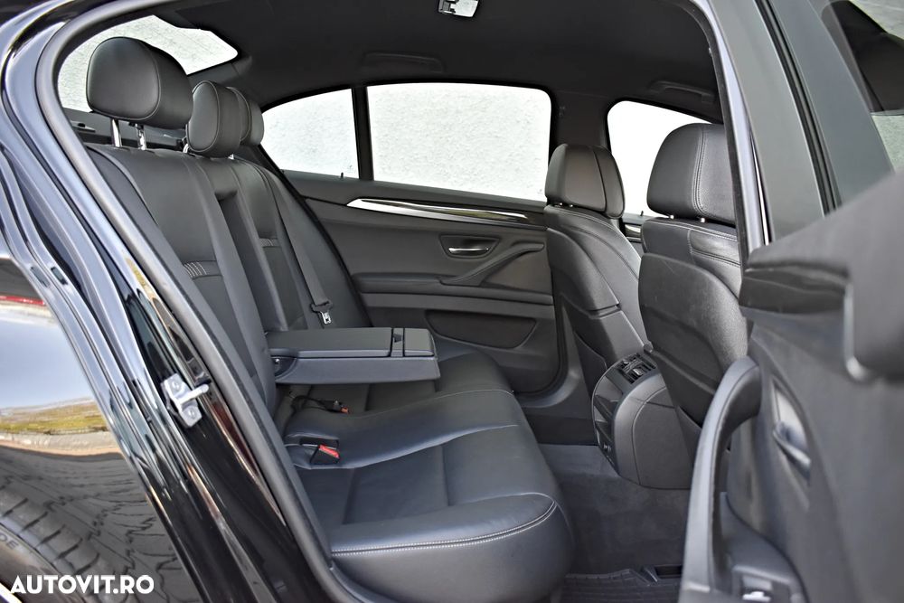 BMW Seria 5 520d Aut. Luxury Line - 15