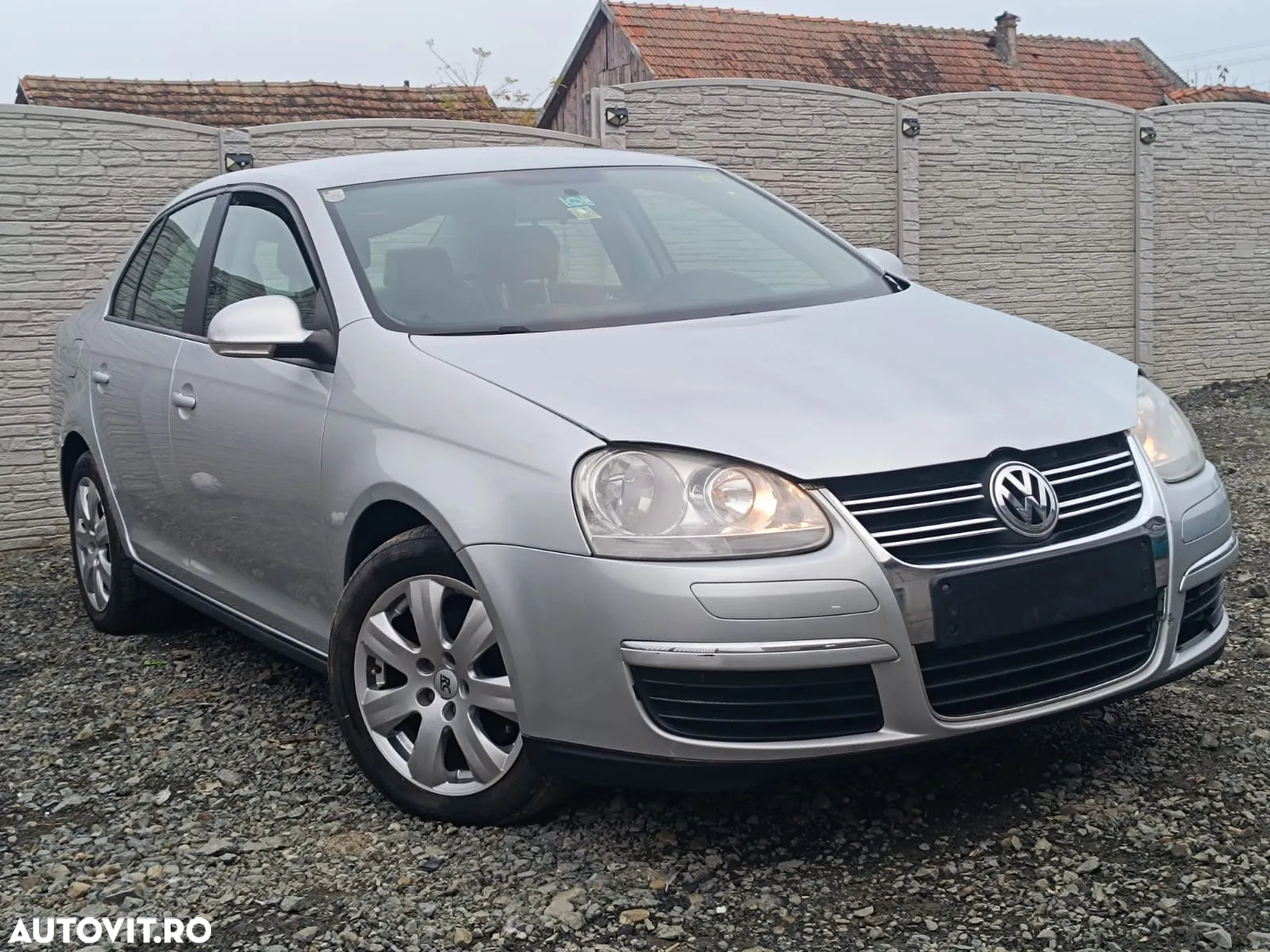 Volkswagen Jetta - 2
