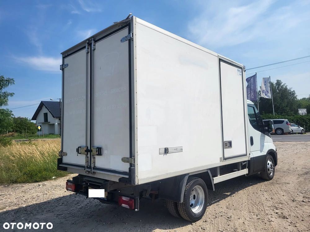 Iveco Daily 35C13 2015r IZOTERMA CHŁODNIA 230V MROŹNIA AGREGAT Bliźniaki - 18