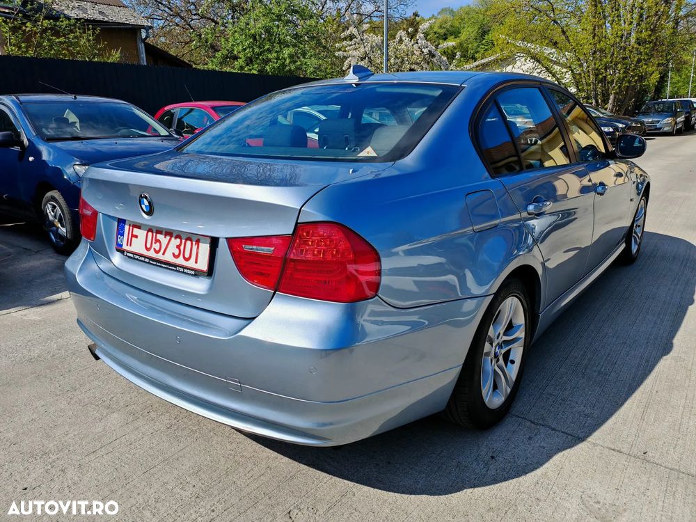 BMW Seria 3 316i - 4