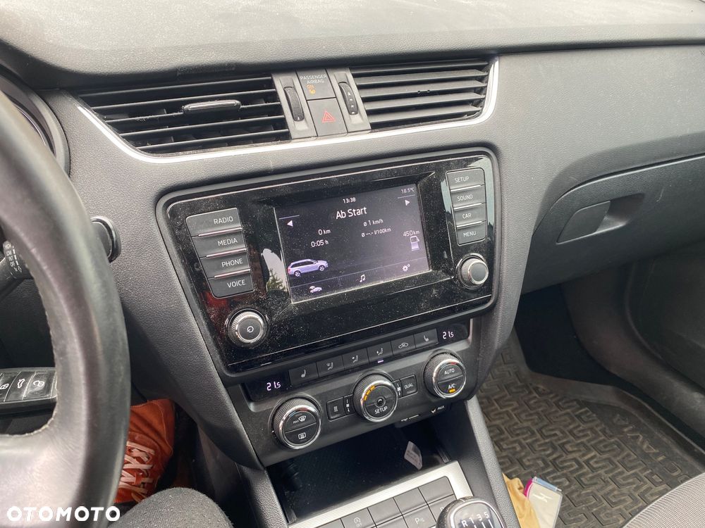 Skoda octavia III 2.0 tdi CKF LF7Y-F6F6 - 9