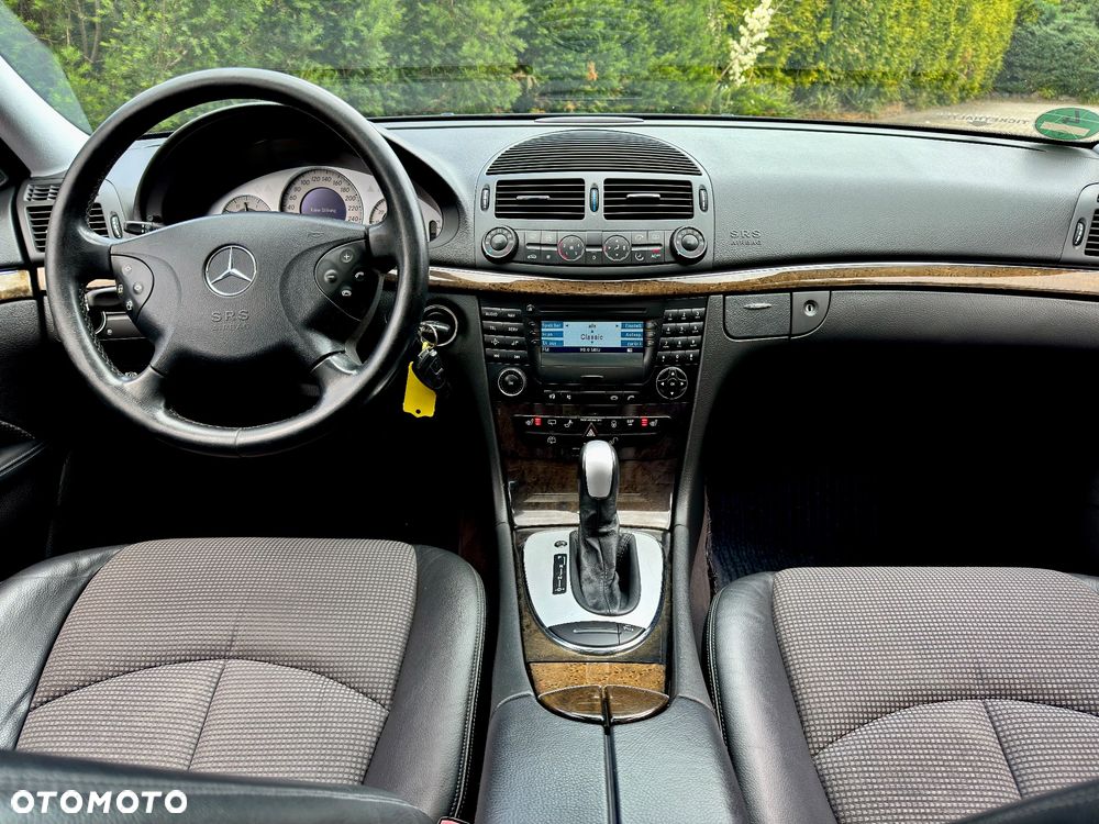 Mercedes-Benz Klasa E 240 4Matic Avantgarde - 8
