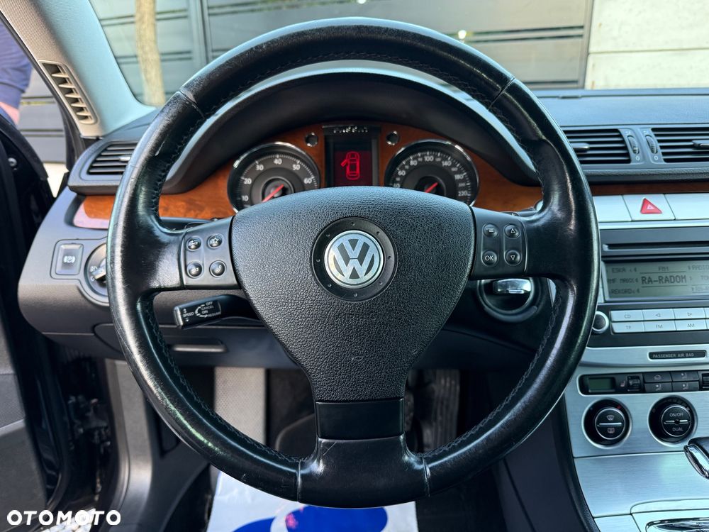Volkswagen Passat - 17