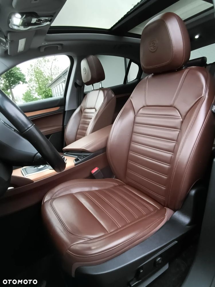 Alfa Romeo Stelvio 2.0 Turbo 16V AT8-Q4 Lusso Ti - 9