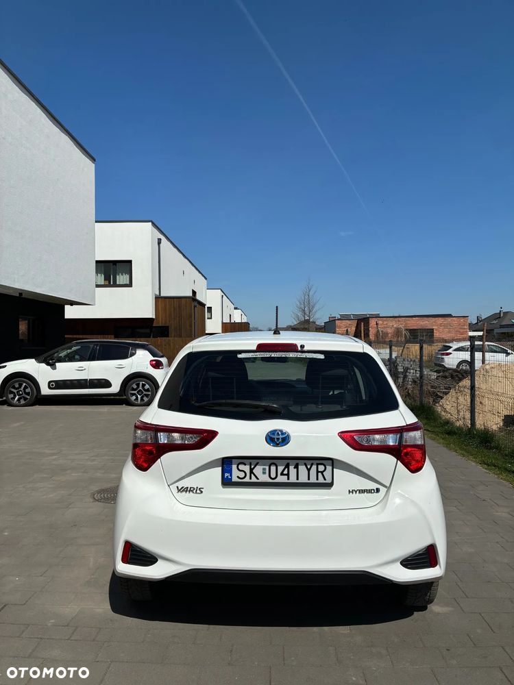 Toyota Yaris Hybrid 100 Active EU6 - 5