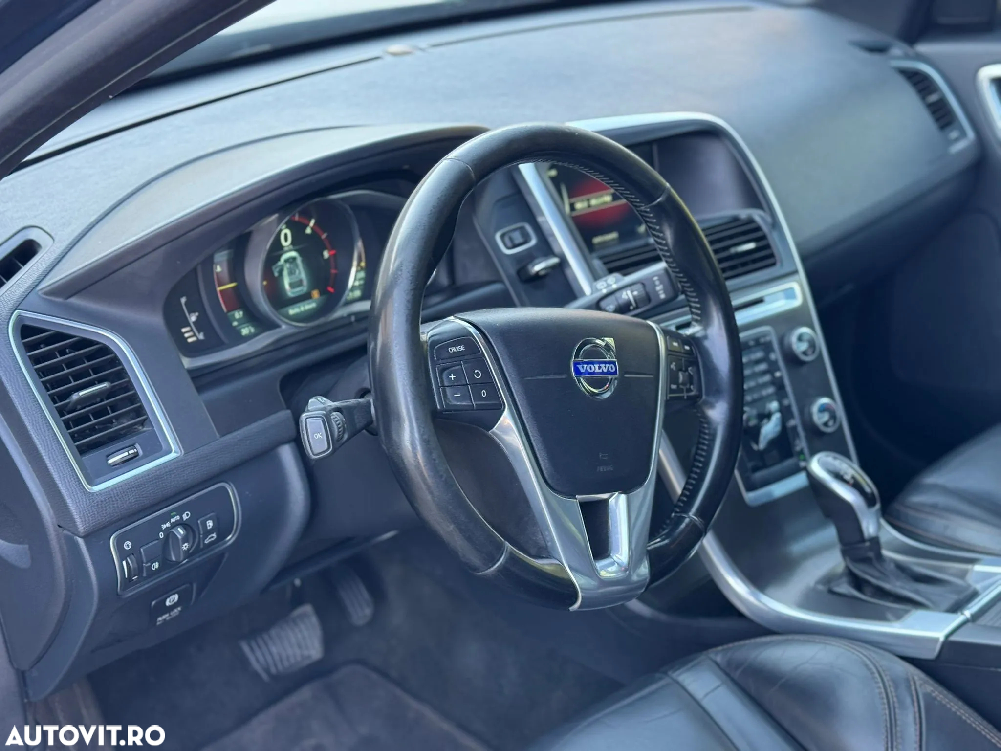 Volvo XC 60 D5 AWD Rdesign - 4