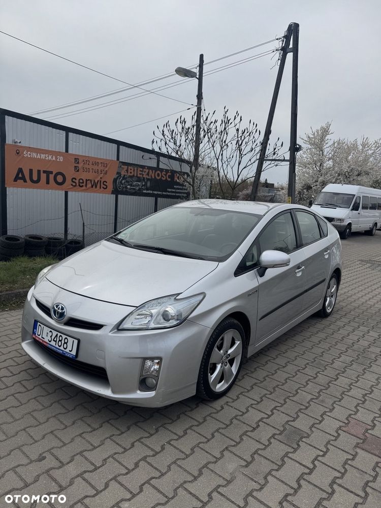 Toyota Prius (Hybrid) Executive - 1