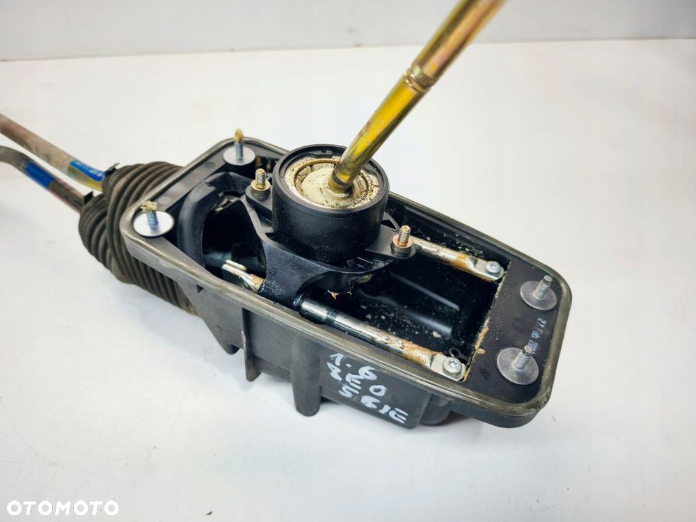 WYBIERAK BIEGÓW LEWAREK AUDI A4 B6 B7 8E0711025 8E0711271G 8E0711613C 5PK - 6