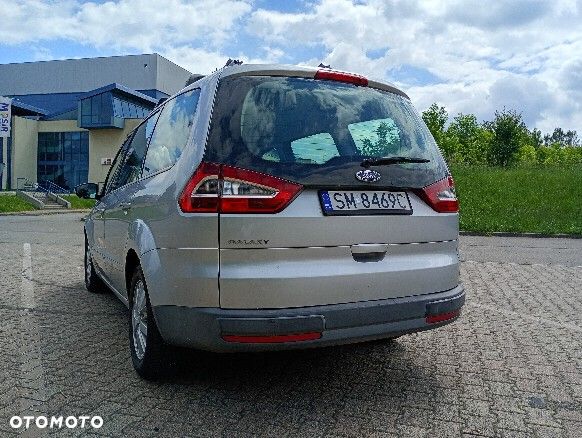 Ford Galaxy 2.0 Ambiente - 3