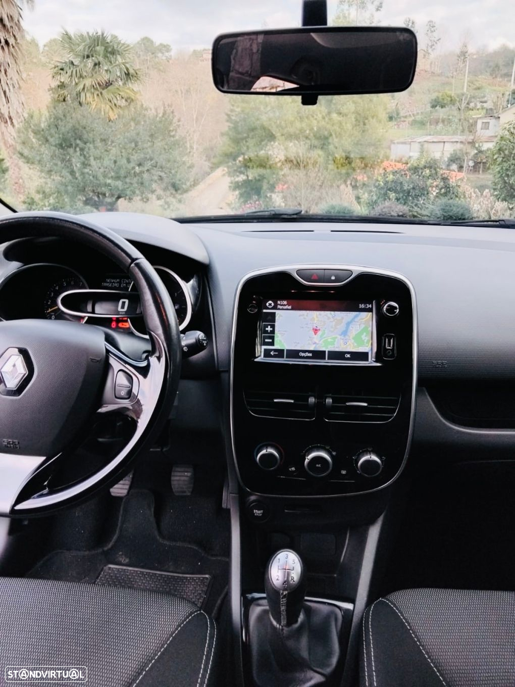 Renault Clio 0.9 TCE Limited - 10