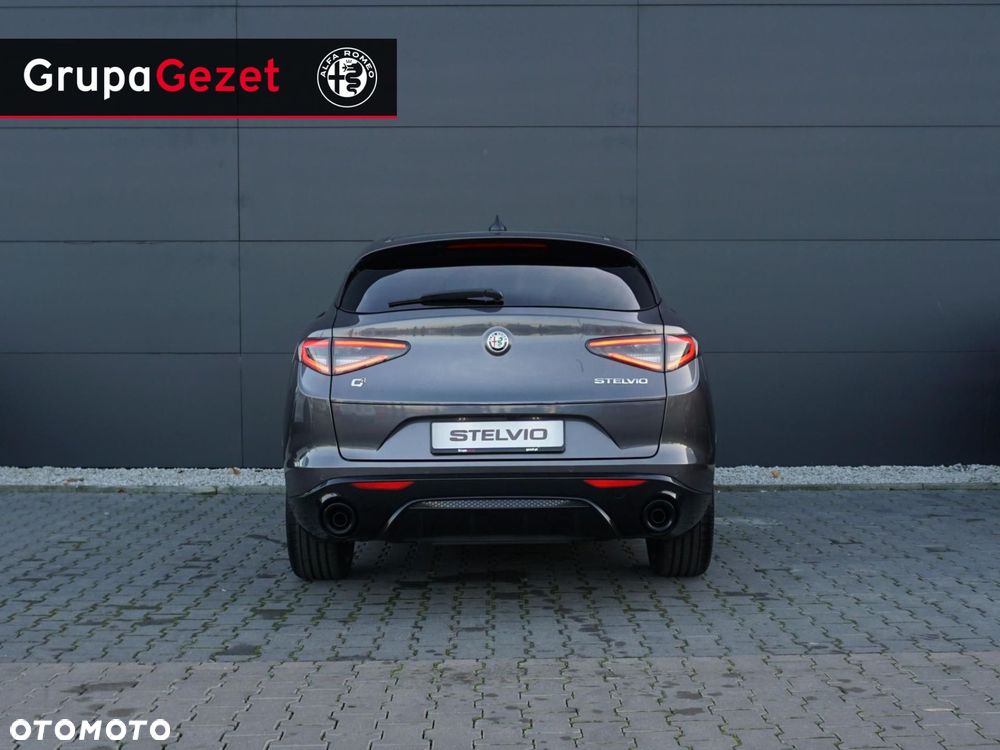 Alfa Romeo Stelvio - 15