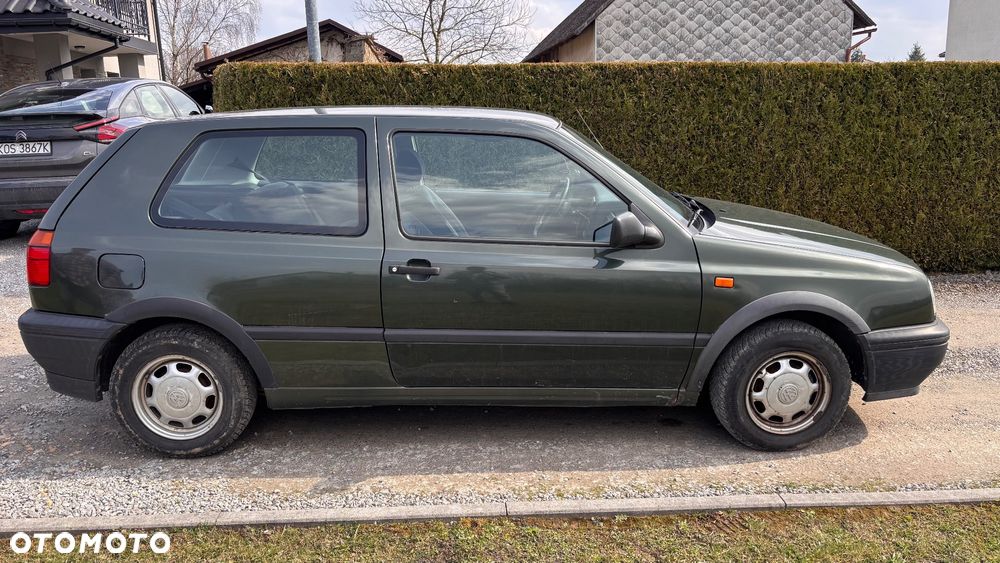 Volkswagen Golf - 1