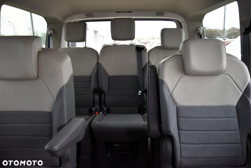 Volkswagen Multivan - 25