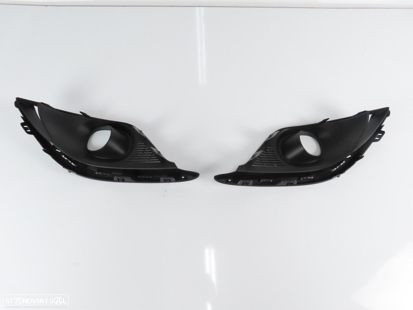 Conjunto Grelhas Faróis Nevoeiro Novo RENAULT GRAND SCNIC IV (R9_) 261520089R - 2