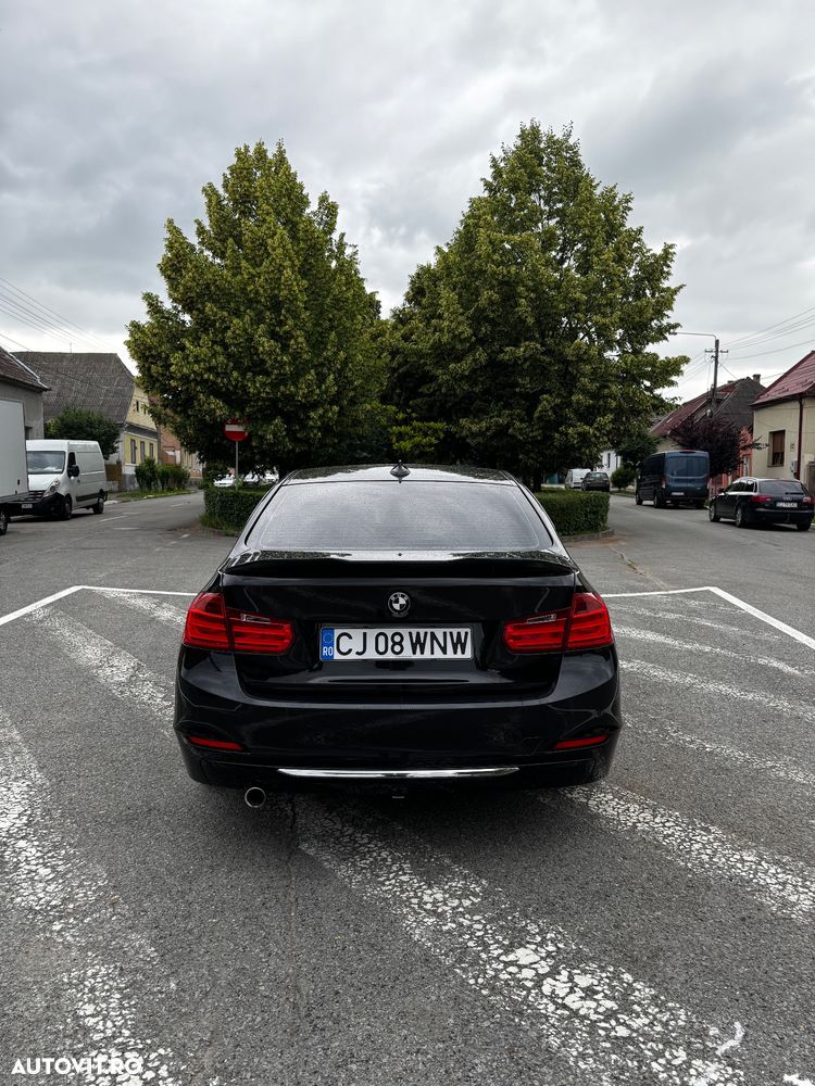 BMW Seria 3 320d Luxury Line - 3