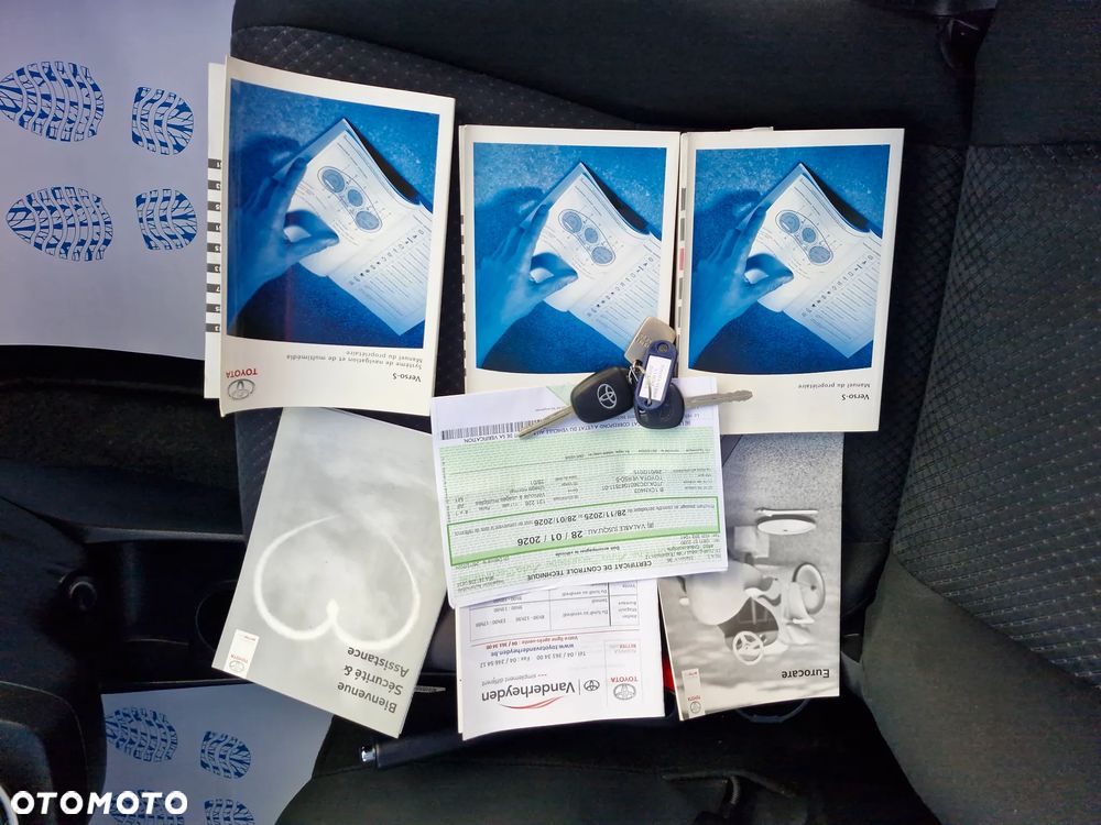 Toyota Verso S 1.33 Premium - 27