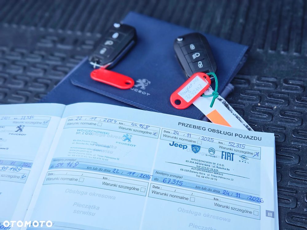 Peugeot 2008 1.2 Pure Tech Style S&S - 36