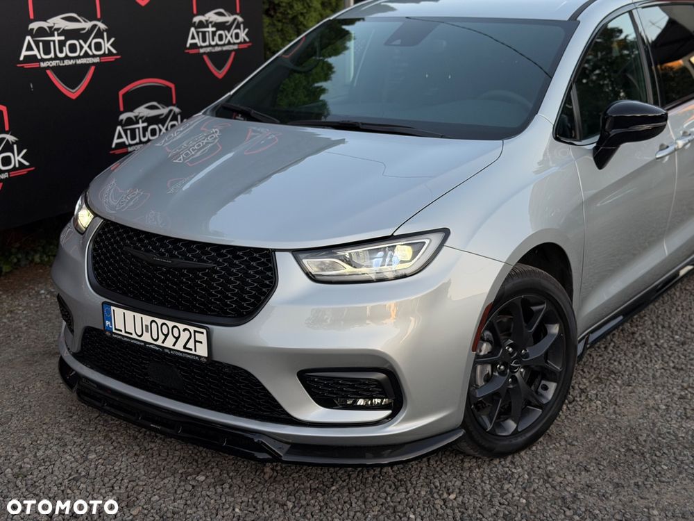 Chrysler Pacifica - 2