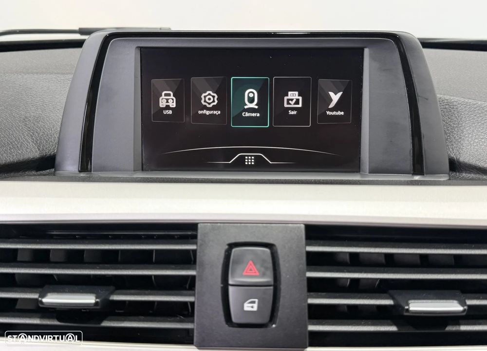 BMW 318 d Line Luxury - 33