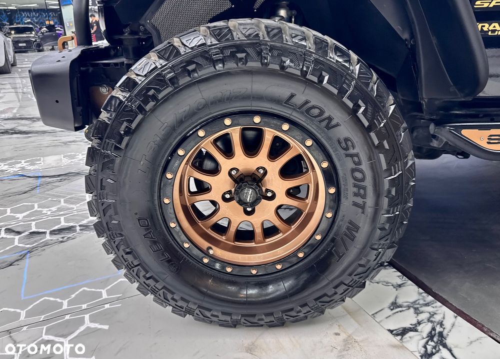 Jeep Wrangler - 24
