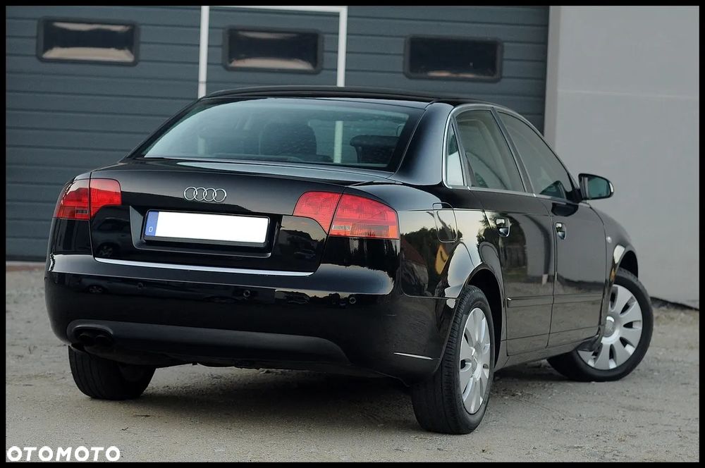 Audi A4 Limousine - 4