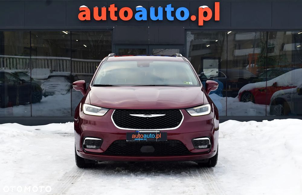 Chrysler Pacifica - 2