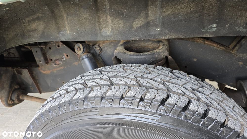 Land Rover Defender - 22