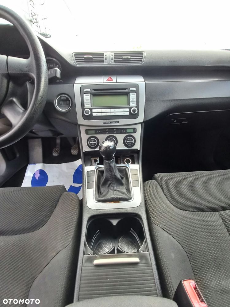 Volkswagen Passat - 18