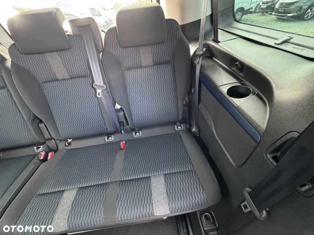 Peugeot Traveller - 38