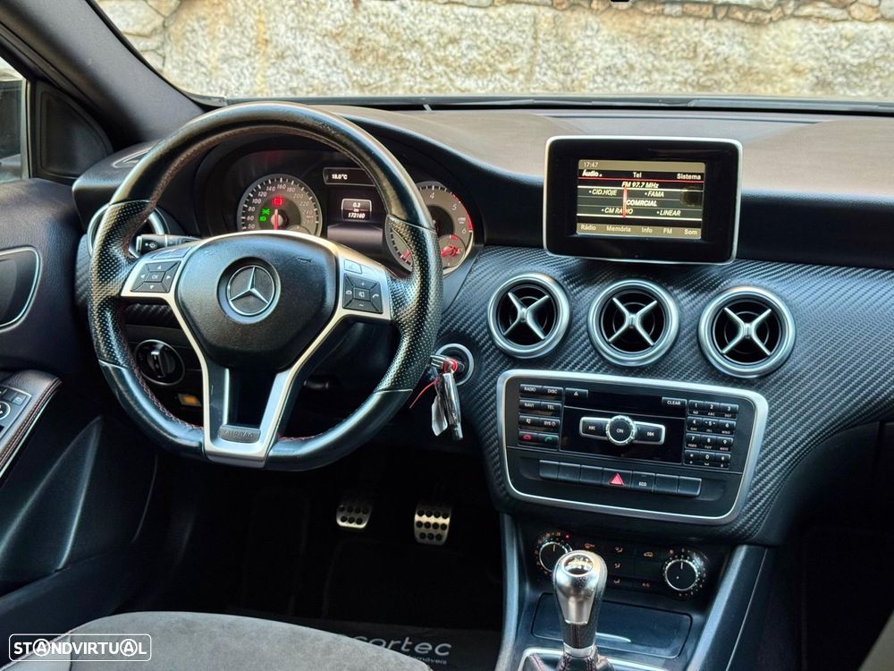 Mercedes-Benz A 180 d AMG Line - 29