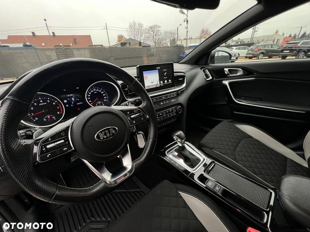 Kia ProCeed 1.4 T-GDI DCT7 OPF GT LINE - 23