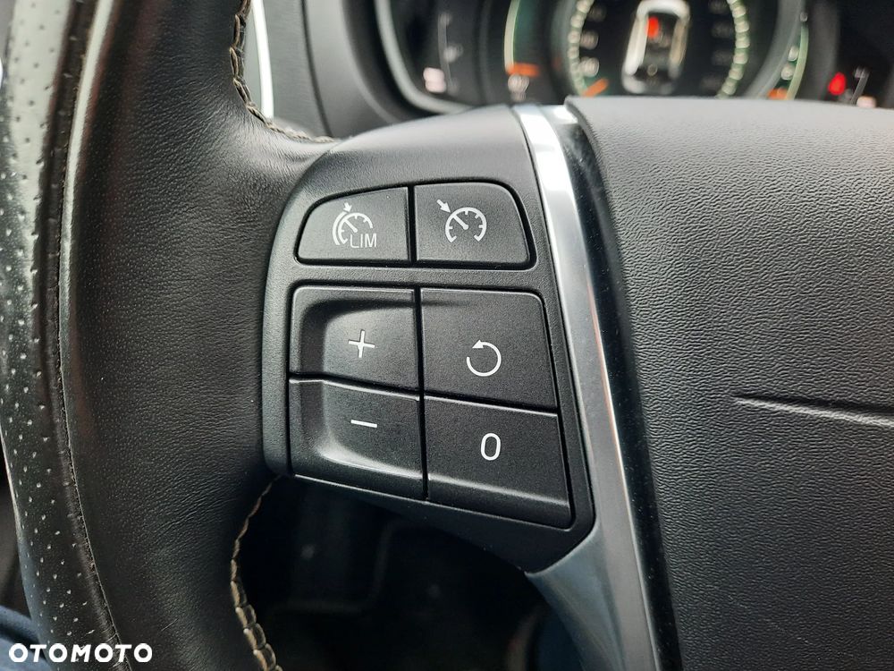 Volvo V40 D2 RDesign - 26