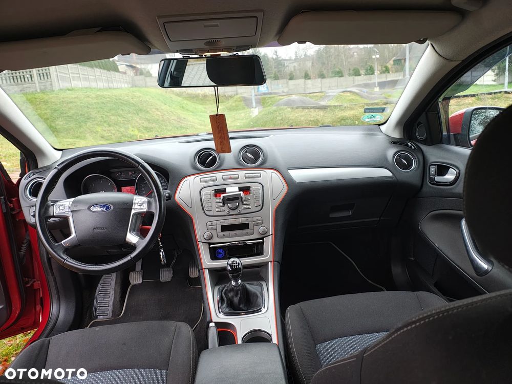 Ford Mondeo 2.0 TDCi Ambiente - 11