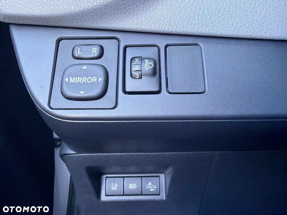 Toyota Yaris - 18
