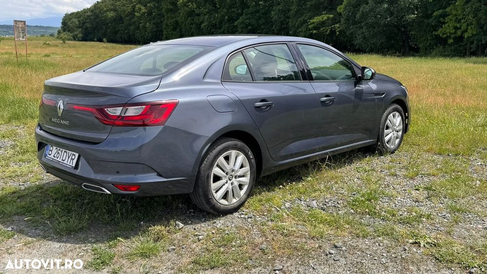 Renault Megane TCe 140 GPF Life - 9