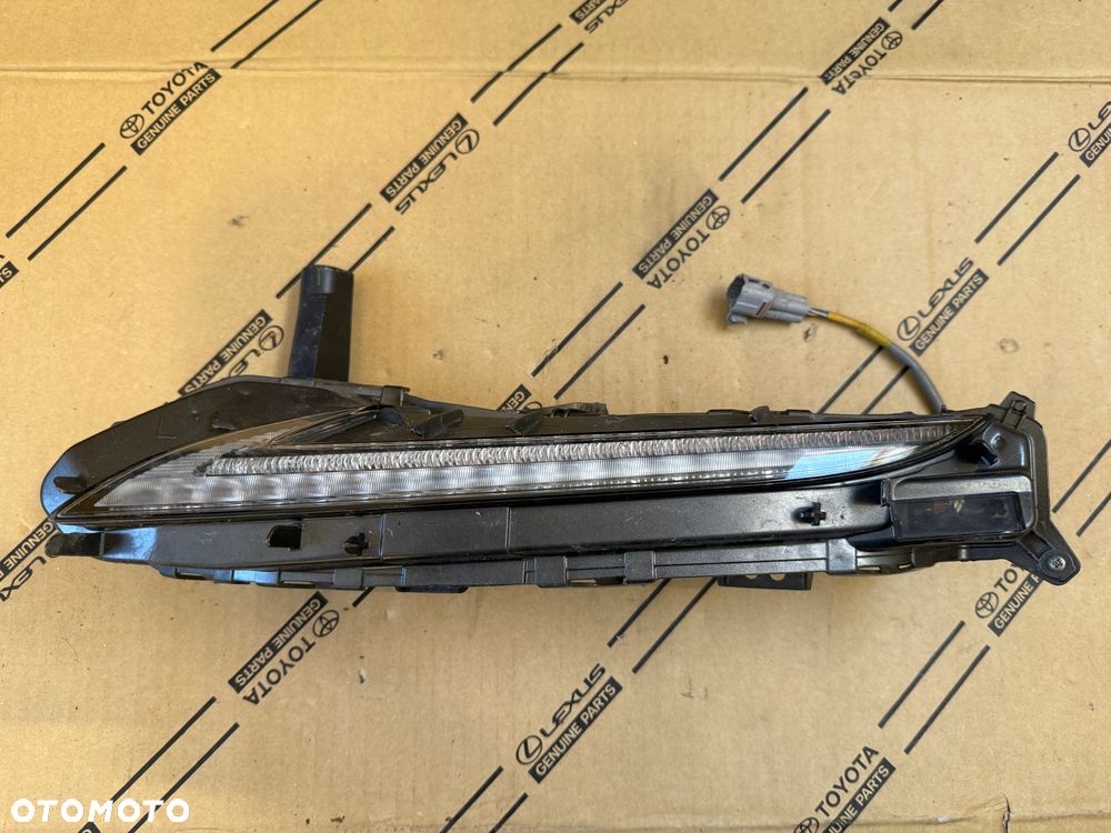 Lampa DRL prawa, lewa Lexus RC200t/ RC350/ RCF 14-19r. - 1