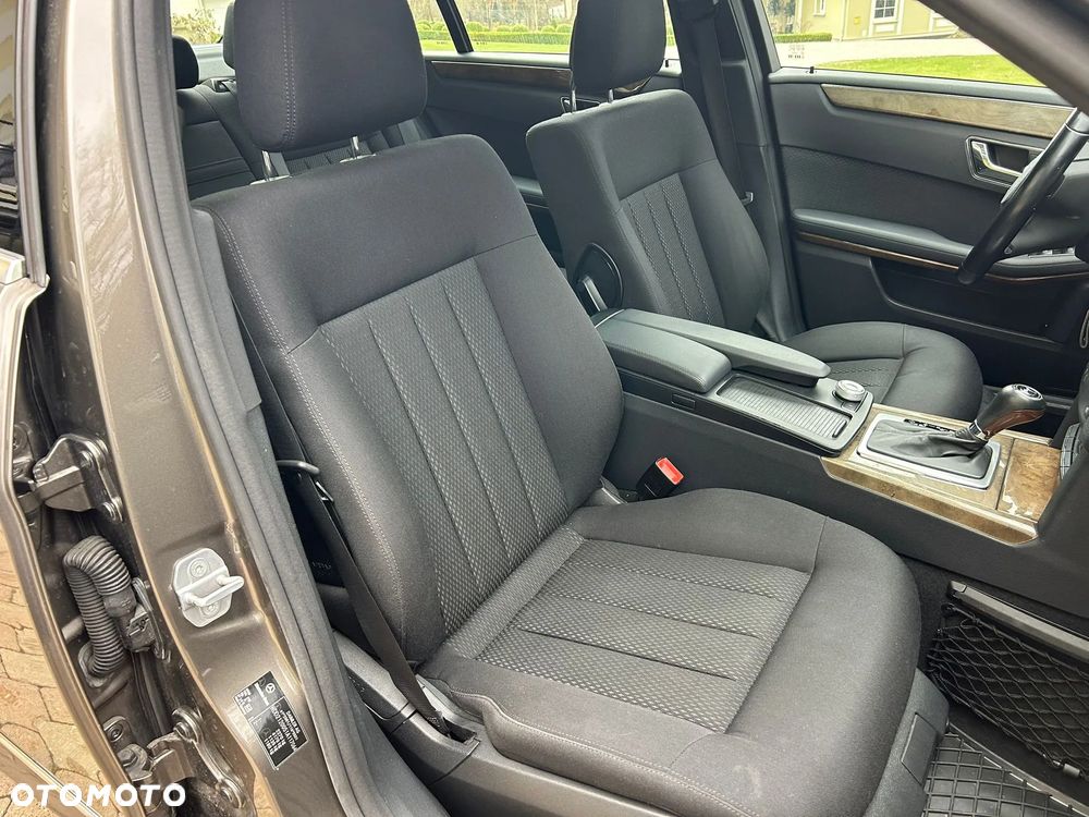Mercedes-Benz Klasa E 200 CDI DPF BlueEFFICIENCY Automatik Elegance - 19