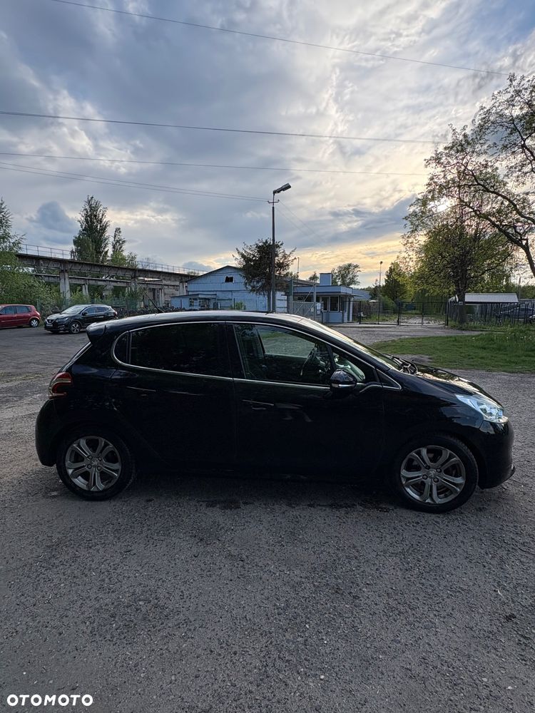 Peugeot 208 1.6 e-HDi Allure STT - 2