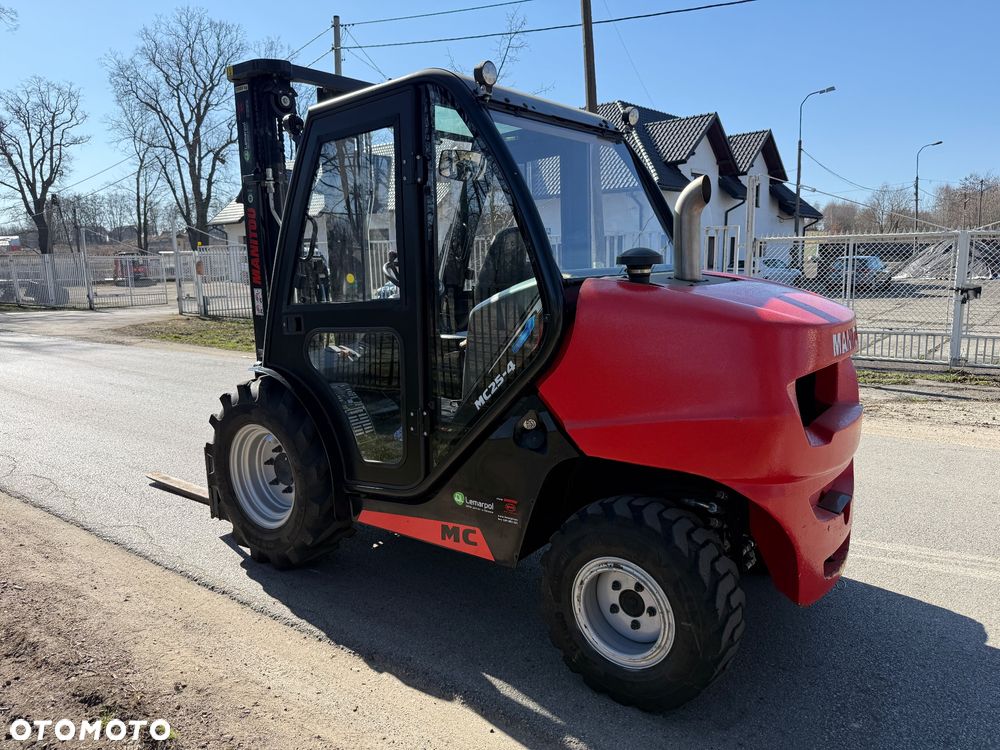 Manitou Terenowy Wózek Widłowy MC25-4 - 5