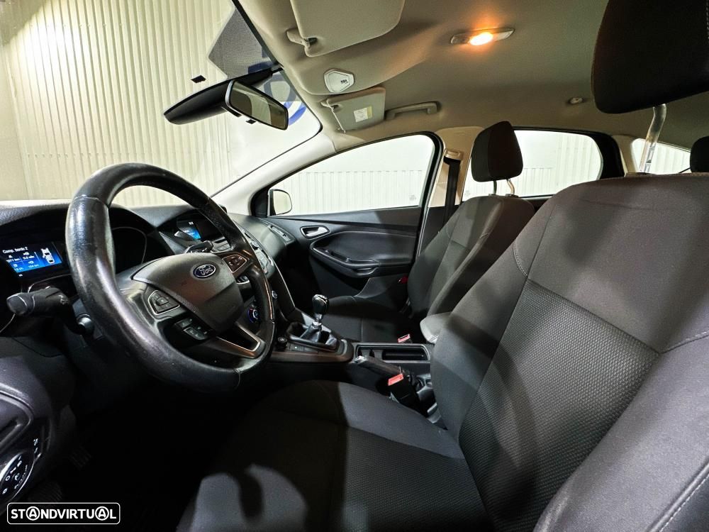 Ford Focus 1.6 TDCi Titanium — fotografia 8