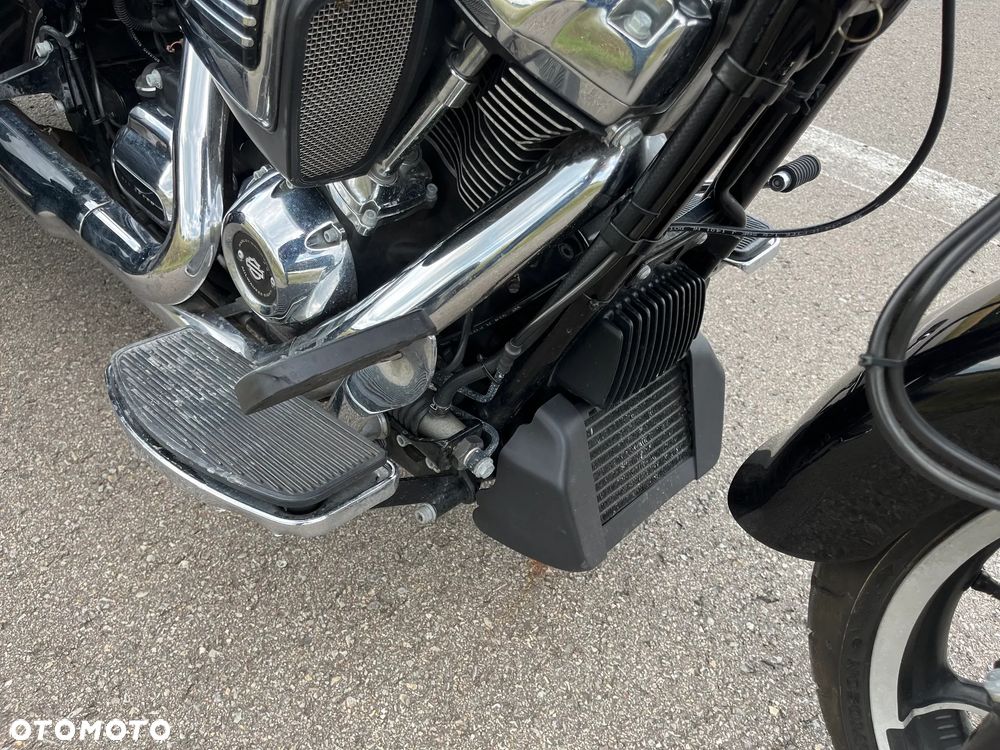 Harley-Davidson Trike Freewheeler - 12