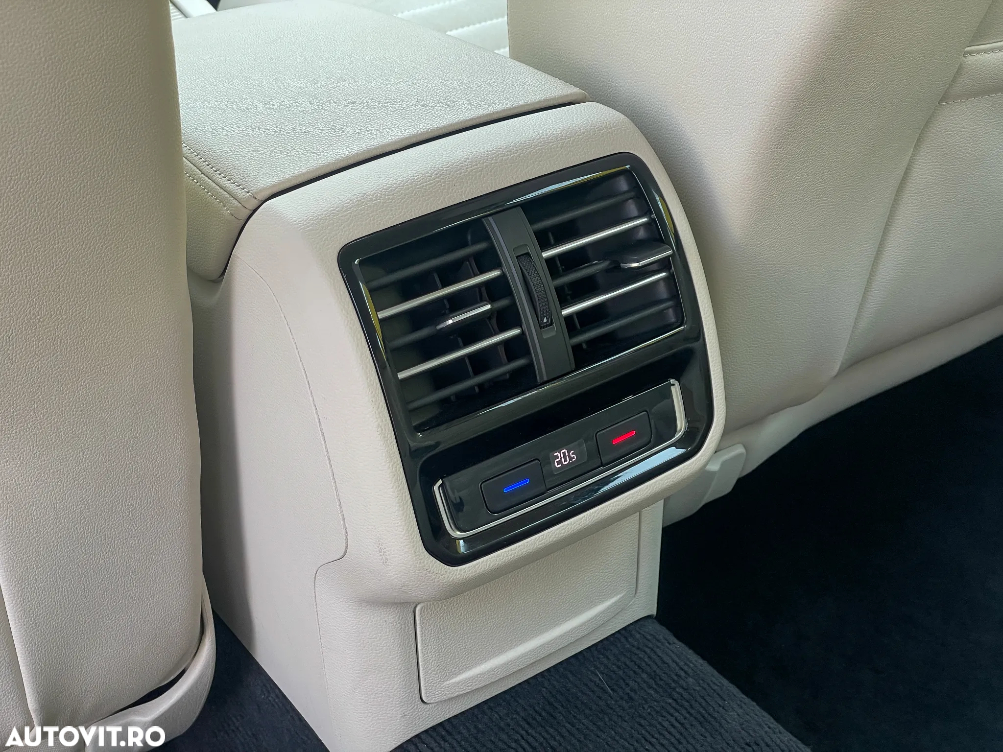 Volkswagen Passat Variant 2.0 TDI DSG Highline - 14