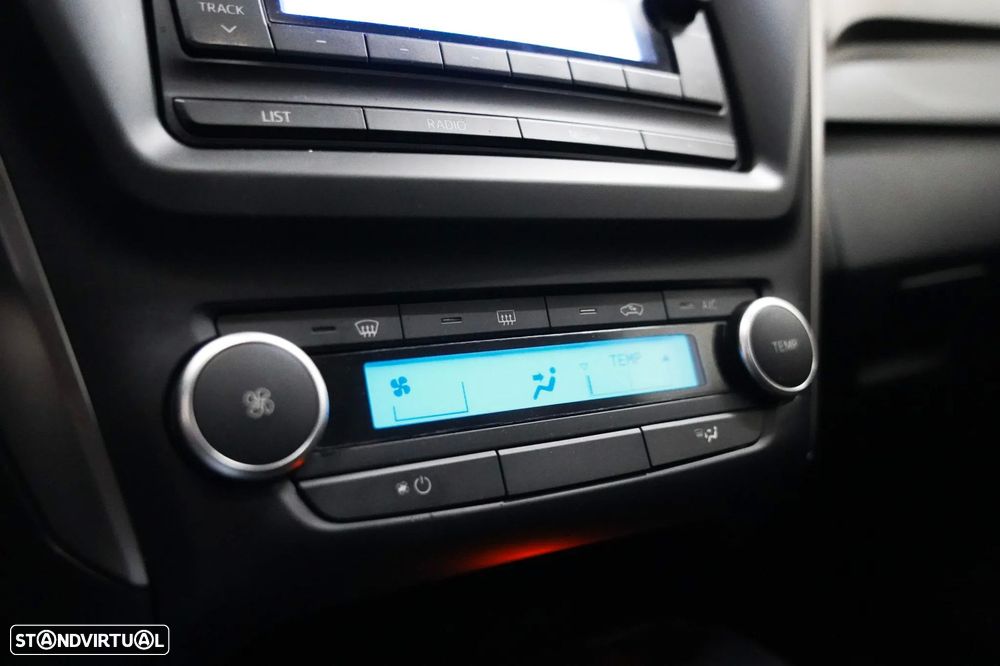 Toyota Avensis 1.6 D-4D Comfort - 13