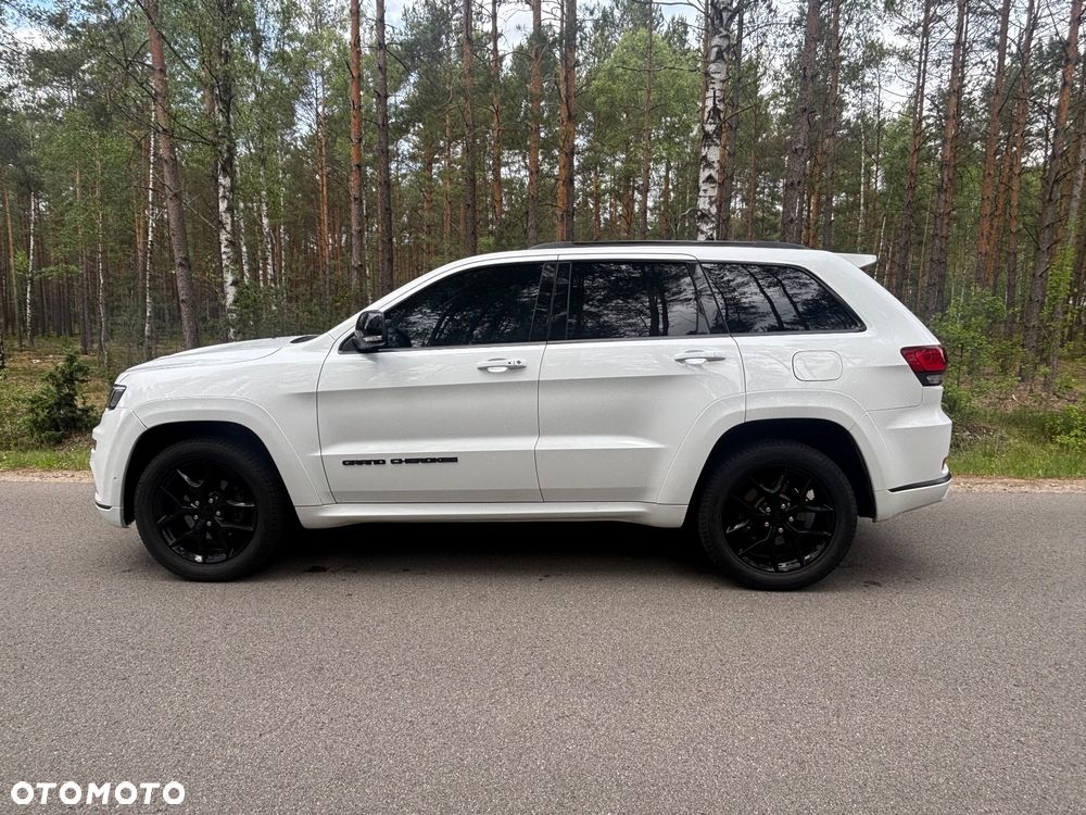 Jeep Grand Cherokee - 32